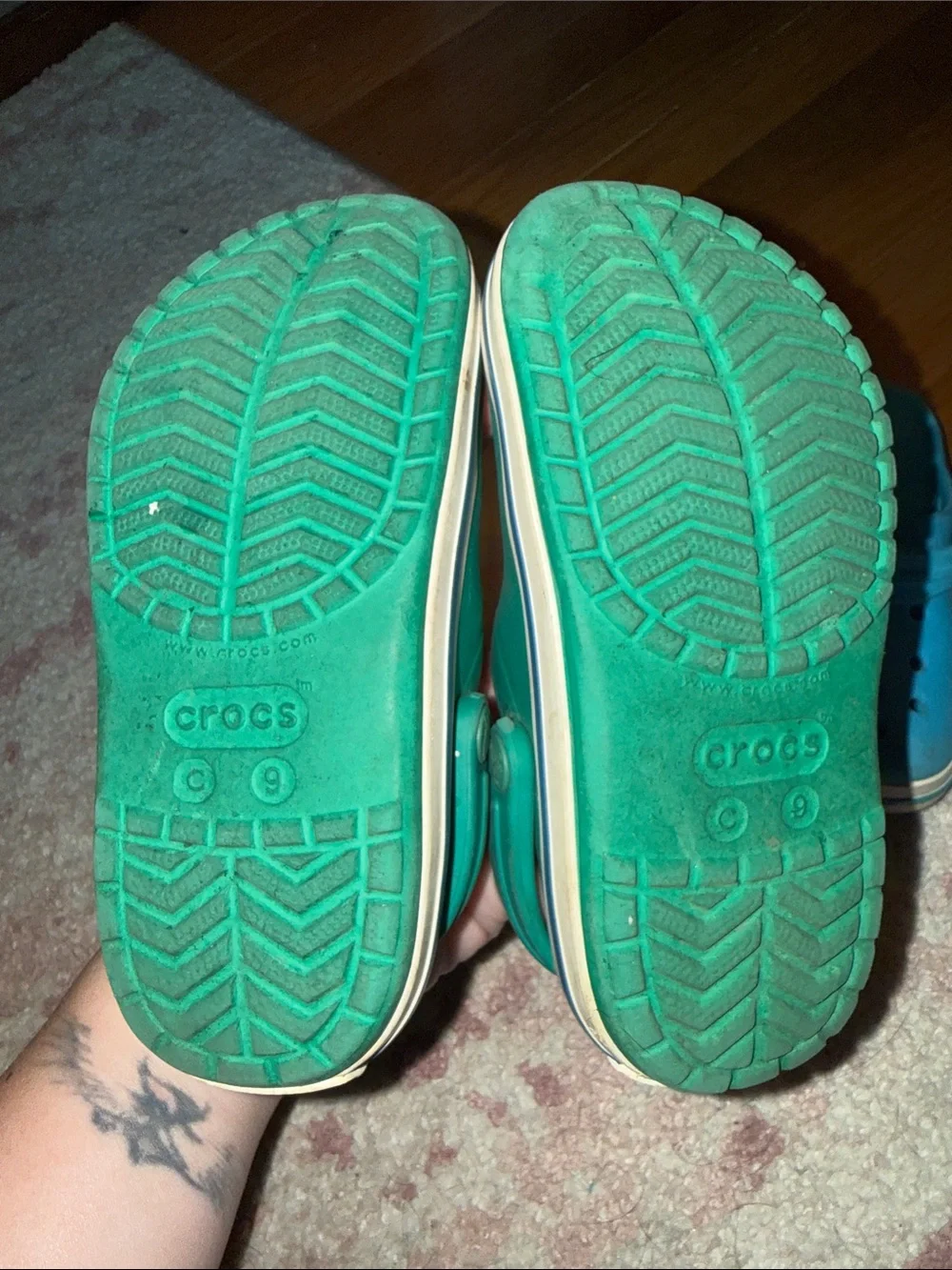 CROCS Little Kids Clogs Bundle in Green and Blue - Size 9
